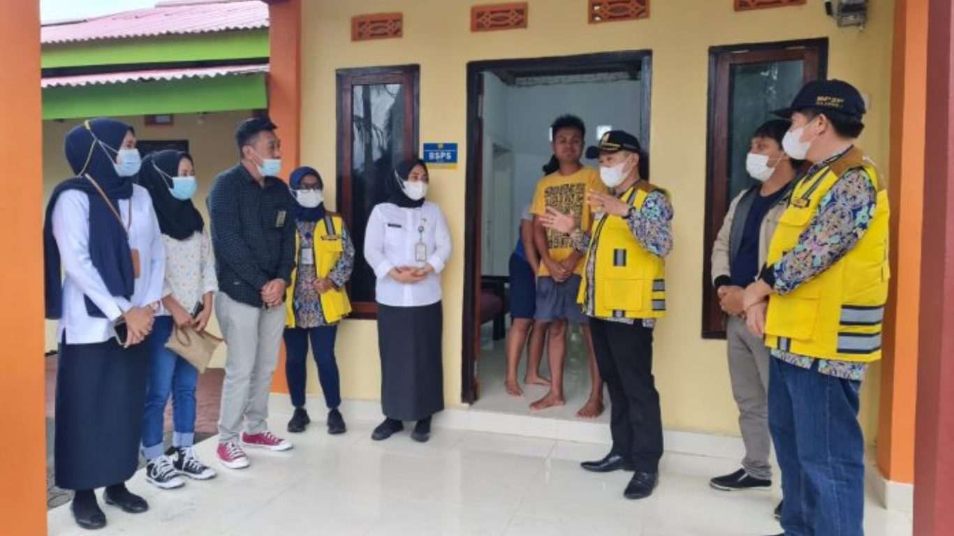 Tim Kementerian PUPR Datangi Rumah Penerima BSPS